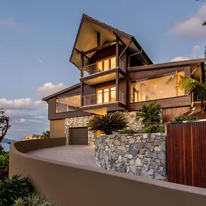Holiday home Horizons On By Hiha