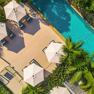 **** Aparthotel Bayview Beachfront Apartments, In Town Right On The Australien